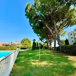 Appt Jardin Prive 2 Pieces Piscine, Tennis Petanque Dans *