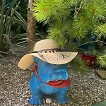 Appt Jardin Prive 2 Pieces Piscine, Tennis Petanque Dans Apartment