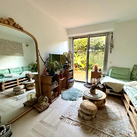 Daire Appt Jardin Prive 2 Pieces Piscine, Tennis Petanque Dans Antibes