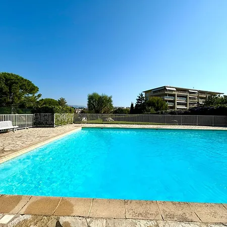 Appt Jardin Prive 2 Pieces Piscine, Tennis Petanque Dans